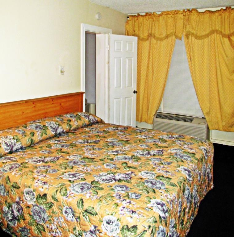 Crown Efficiency Extended Stay Baton Rouge Room photo